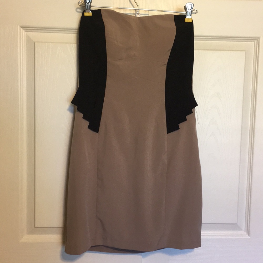 Strapless tan/black short dress